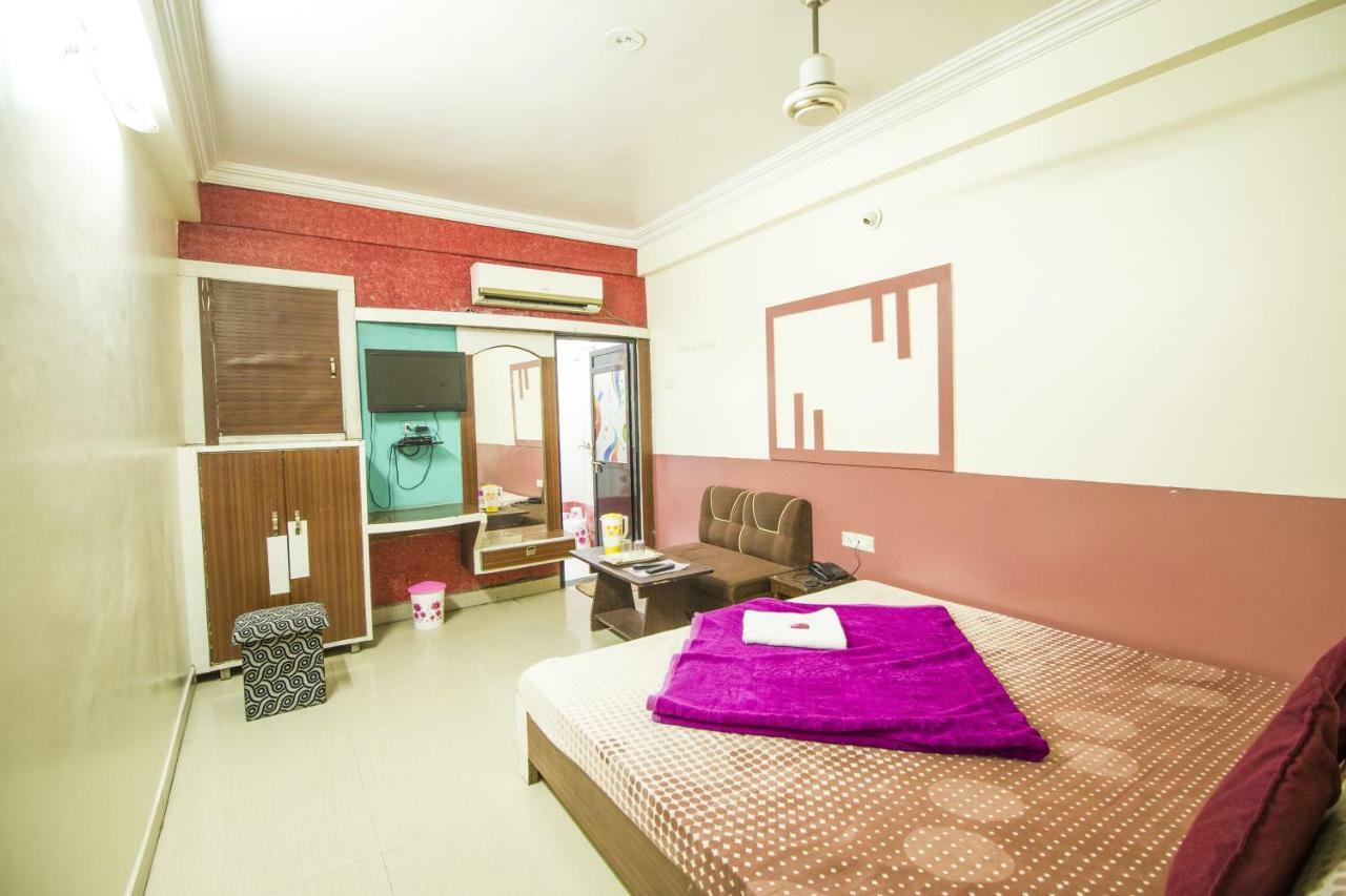 Hotel Gujarat Palace اوجاين المظهر الخارجي الصورة