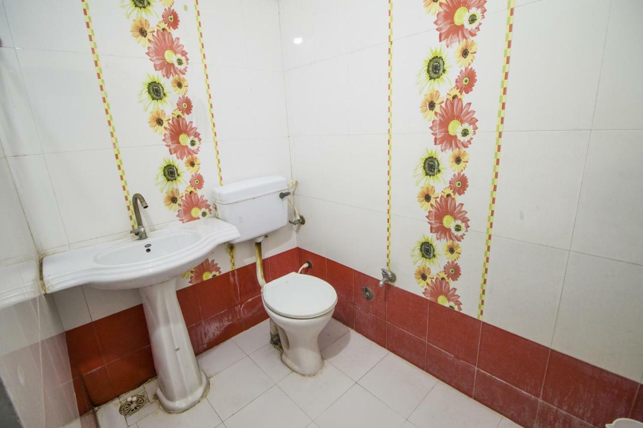 Hotel Gujarat Palace اوجاين المظهر الخارجي الصورة