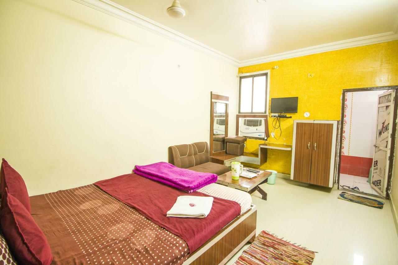 Hotel Gujarat Palace اوجاين المظهر الخارجي الصورة