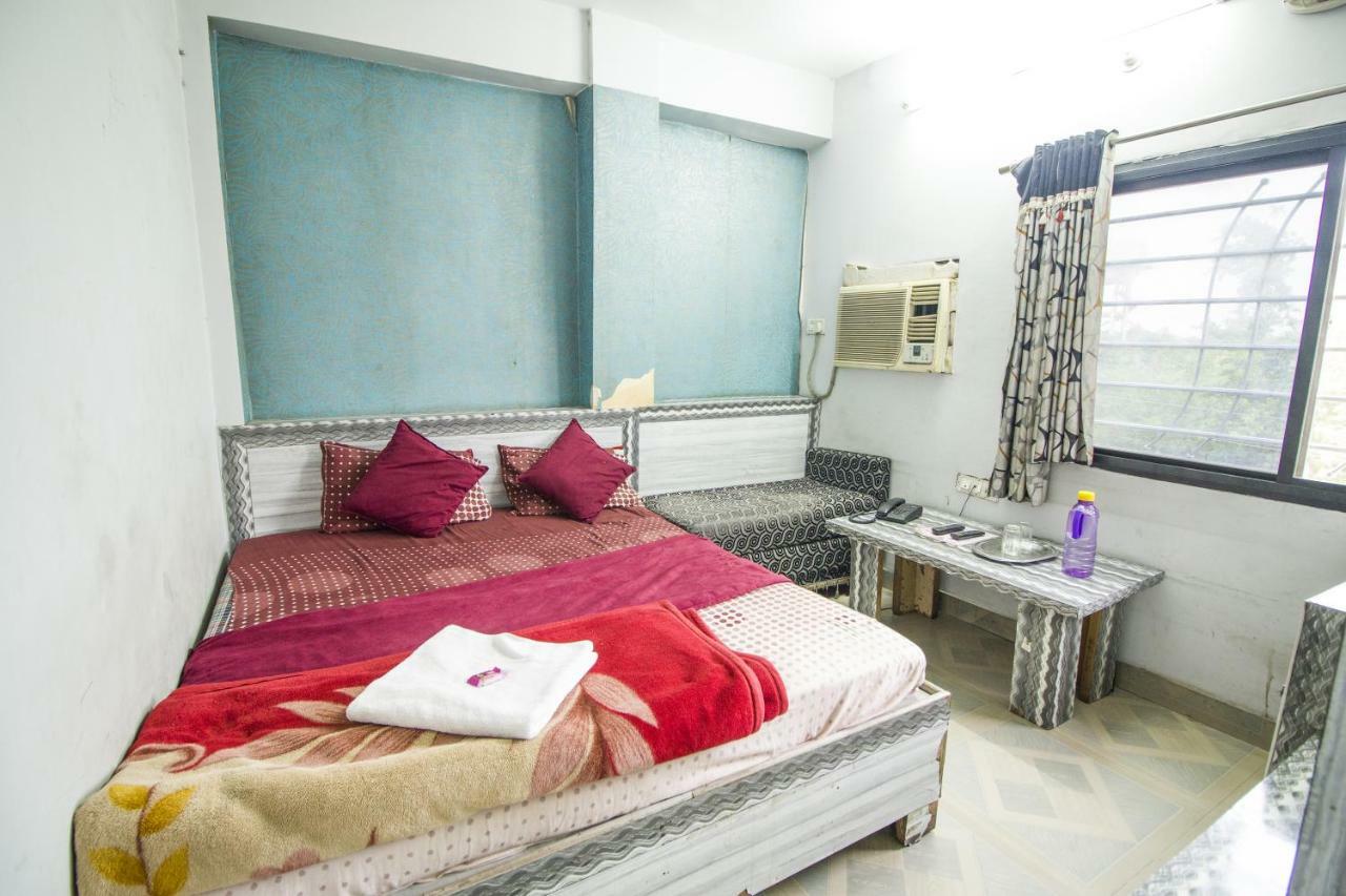 Hotel Gujarat Palace اوجاين المظهر الخارجي الصورة