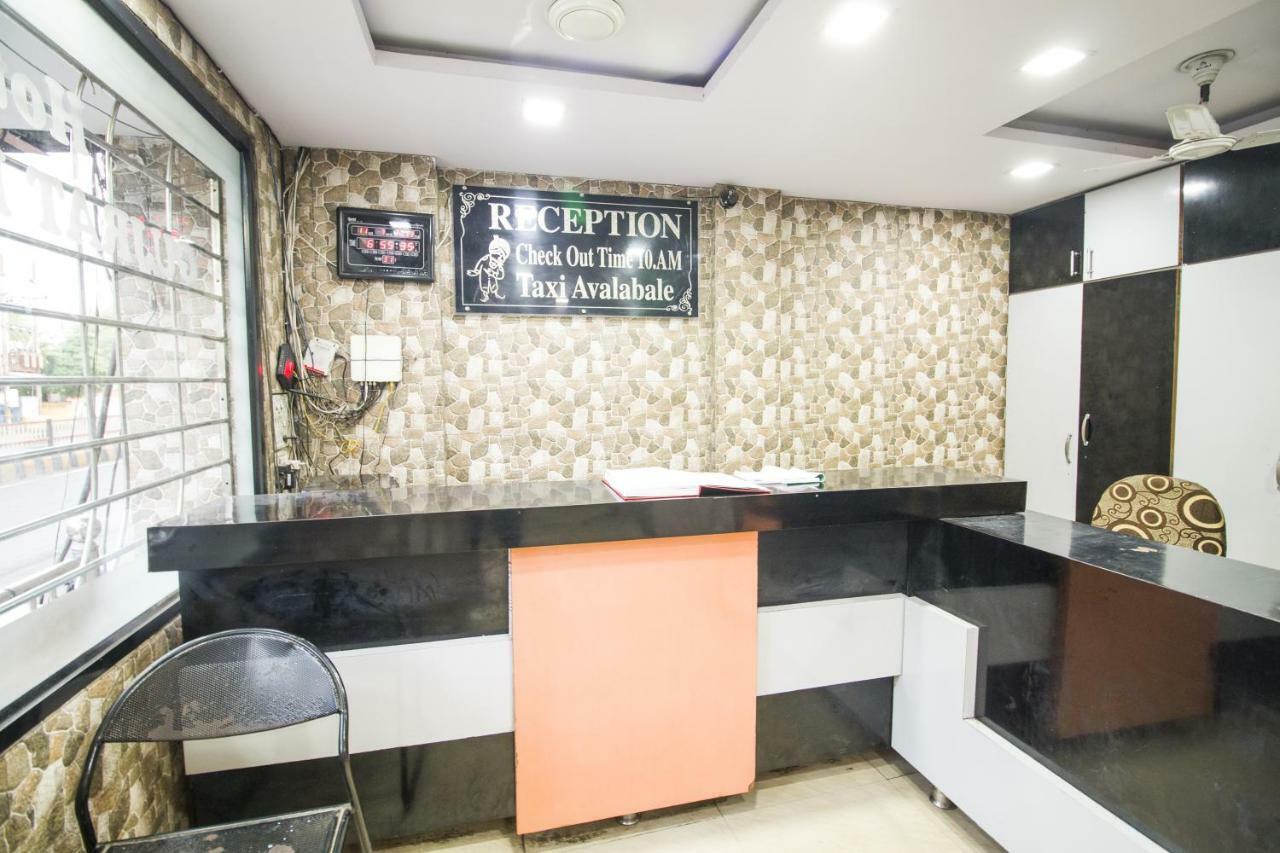 Hotel Gujarat Palace اوجاين المظهر الخارجي الصورة