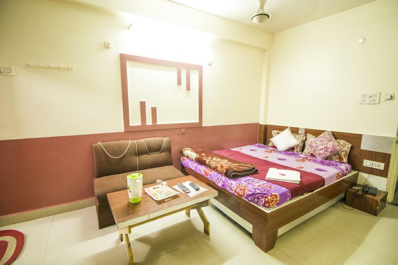 Hotel Gujarat Palace اوجاين المظهر الخارجي الصورة